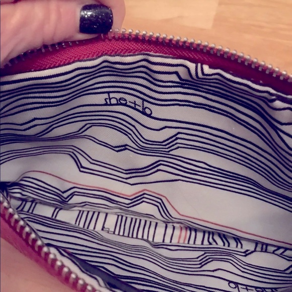 Designer Pink SHE+Lo zip clutch w/strap & silver colored hardware Beautiful EUC! - Picture 9 of 9